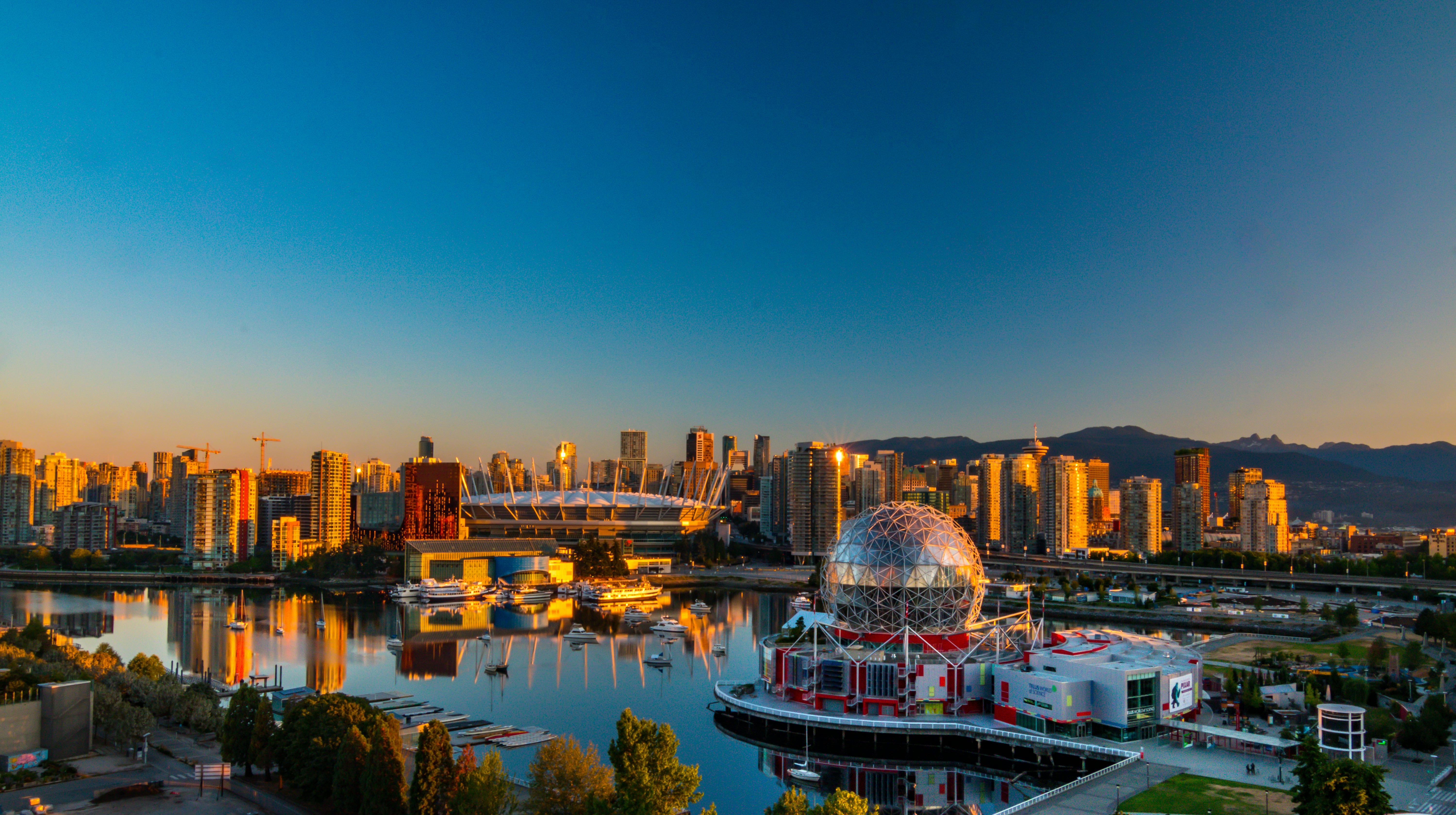 Carmana Hotel & Suites Vancouver